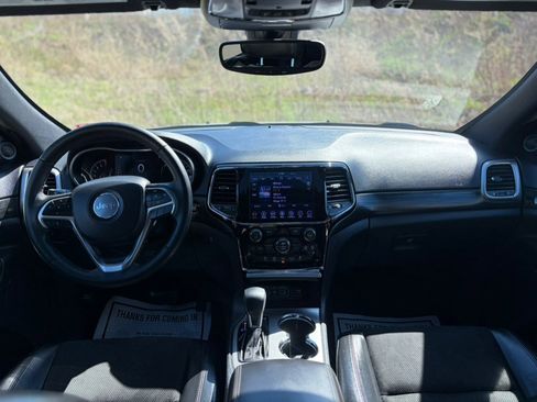 Used 2019 Jeep Grand Cherokee Altitude image 10