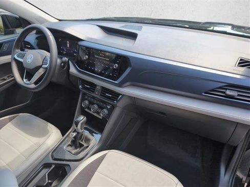 Used 2024 Volkswagen Taos SE FWD image 23