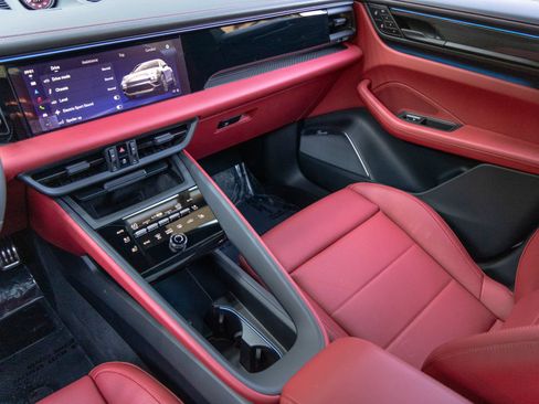 New 2025 Porsche Macan Turbo Electric AWD/4WD image 42
