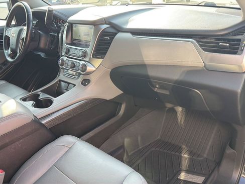 Used 2020 Chevrolet Suburban LT w/ Texas Edition Package RWD image 36