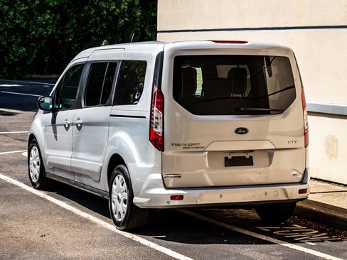 Used 2021 Ford Transit Connect XLT FWD image 6