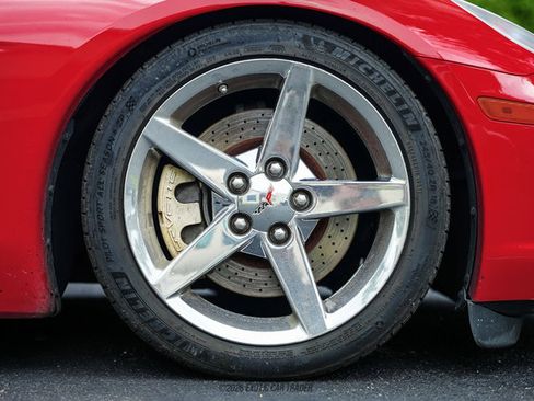 Used 2006 Chevrolet Corvette Coupe w/ Preferred Equipment Group RWD image 52