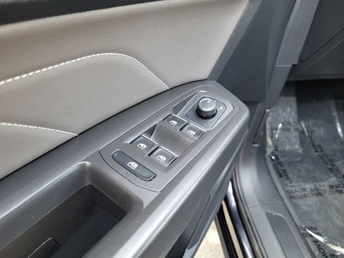 Used 2023 Volkswagen Atlas Cross Sport SE FWD image 26