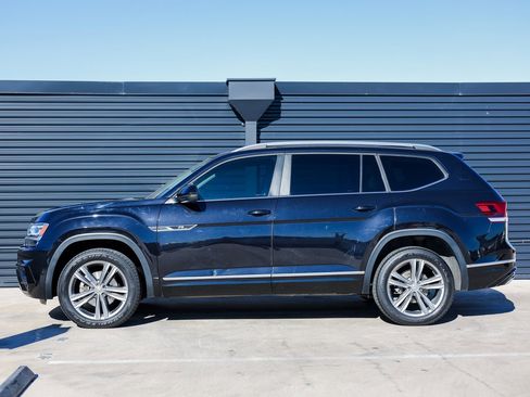 Used 2019 Volkswagen Atlas SEL R-Line image 2