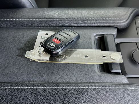 Used 2024 Toyota Grand Highlander FWD image 33