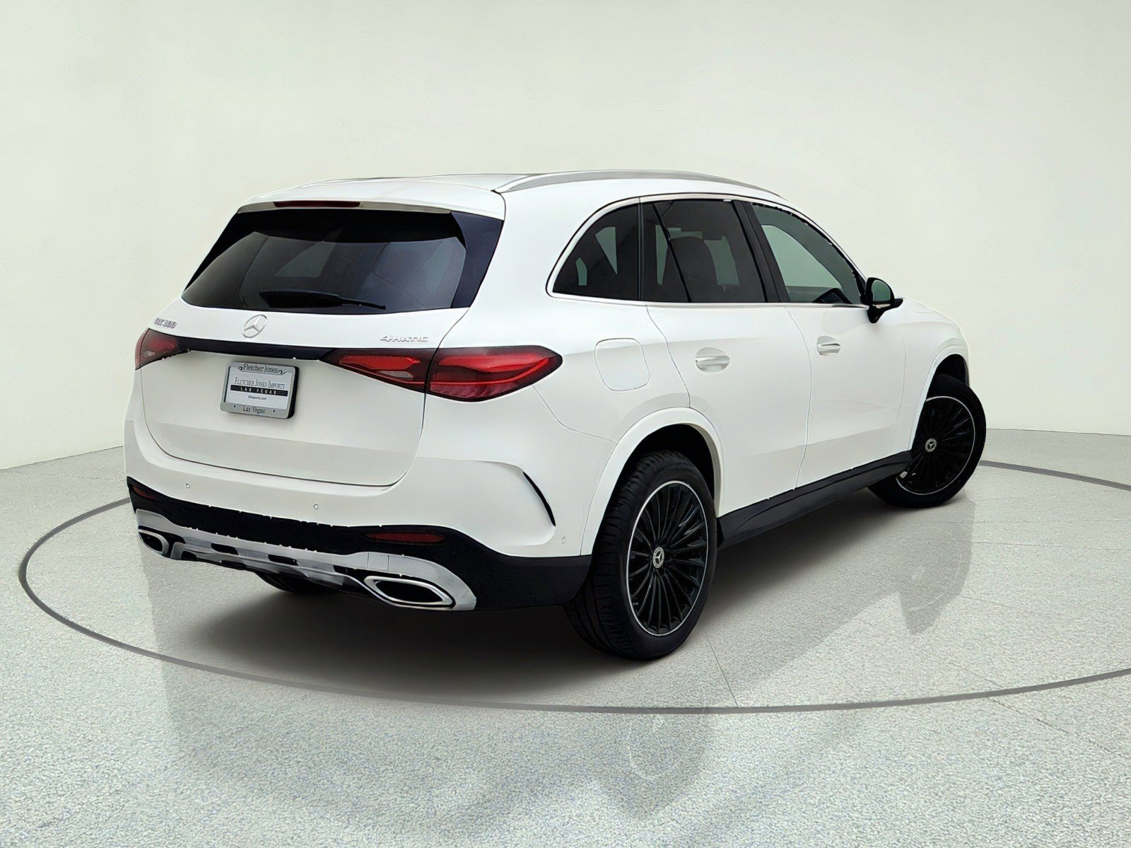 Used 2023 Mercedes-Benz GLC 300 4MATIC image 9