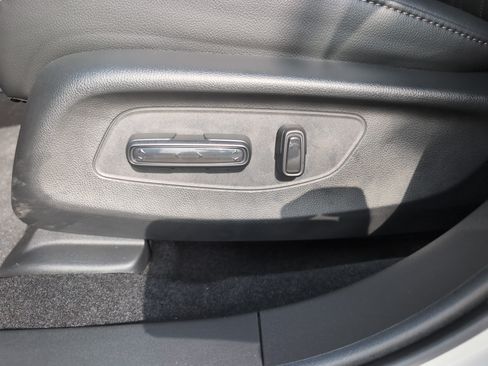 Used 2027 Honda HR-V EX-L image 17