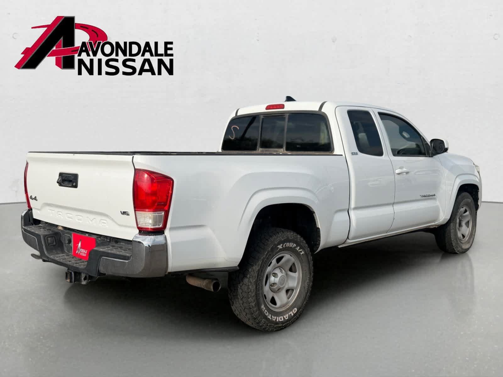 Used 2016 Toyota Tacoma SR5 w/ Towing Package AWD/4WD image 4