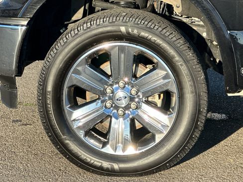 Used 2018 Ford F150 Lariat w/ Equipment Group 502A Luxury image 25