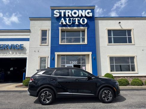 Used 2025 Kia Sportage LX image 18