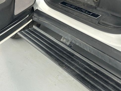 Used 2025 GMC Yukon XL Denali Ultimate w/ LPO, Floor Liner Package AWD/4WD image 37