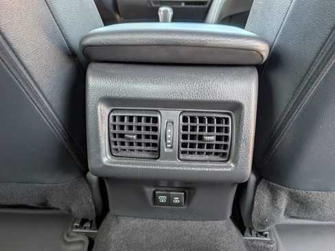 Used 2025 Toyota Camry SE FWD image 7