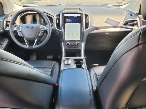 Certified 2024 Ford Edge SEL w/ Convenience Package AWD/4WD image 7