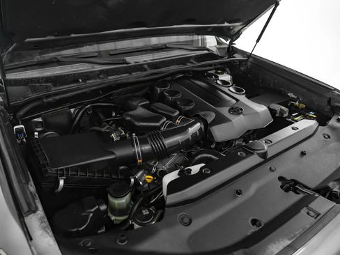 Used 2018 Toyota 4Runner SR5 Premium AWD/4WD image 46