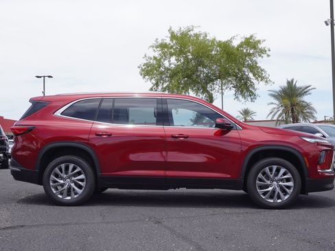 New 2025 Buick Enclave Preferred image 2