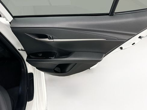Used 2025 Toyota Camry SE FWD image 30