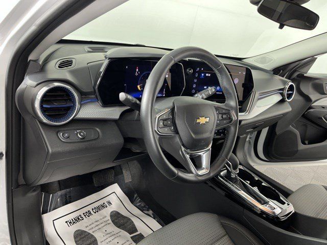 Used 2024 Chevrolet Trax LT w/ Driver Confidence Package FWD image 16