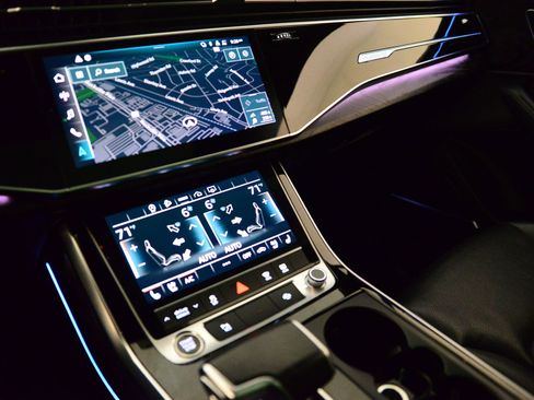 Used 2022 Audi Q7 Premium Plus w/ Premium Plus Package image 28