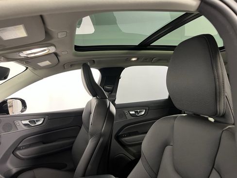 Used 2025 Volvo XC60 B5 Plus image 24