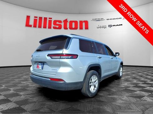 Used 2023 Jeep Grand Cherokee L Laredo image 2
