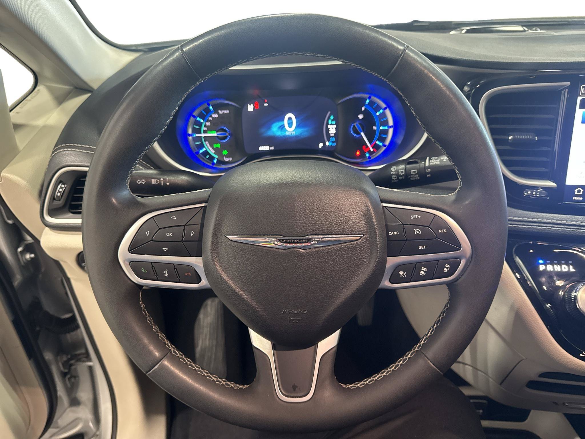 Used 2024 Chrysler Pacifica Limited FWD image 22