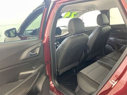 Used 2024 Chevrolet Trax LT image 29