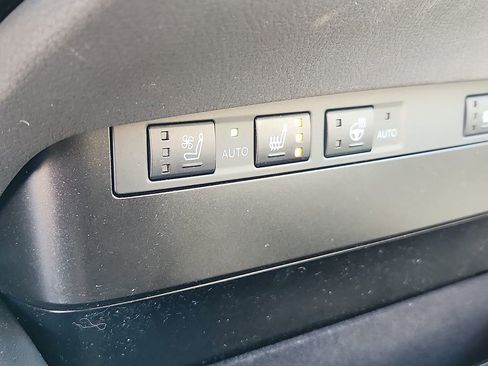 Used 2025 Lexus ES 300h w/ Premium Package image 26