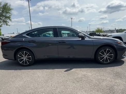 Used 2024 Lexus ES 250 w/ Premium Package AWD/4WD image 9