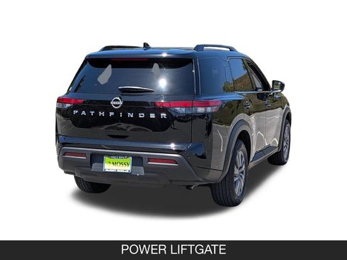 Used 2025 Nissan Pathfinder SV FWD image 8