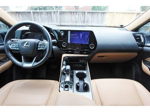 Used 2024 Lexus NX 250 FWD w/ Towing Package (2000 Lbs) image 10