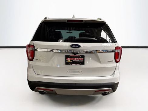 Used 2016 Ford Explorer XLT w/ Equipment Group 202A AWD/4WD image 5