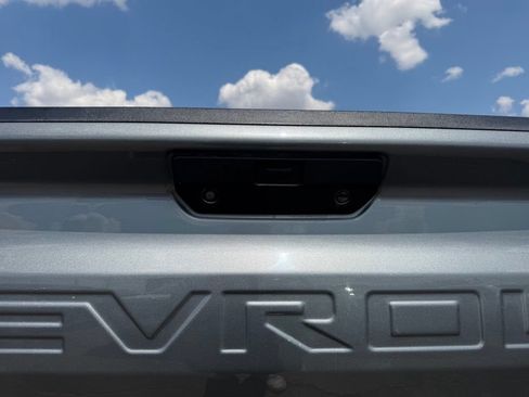 Used 2021 Chevrolet Silverado 1500 LT AWD/4WD image 15