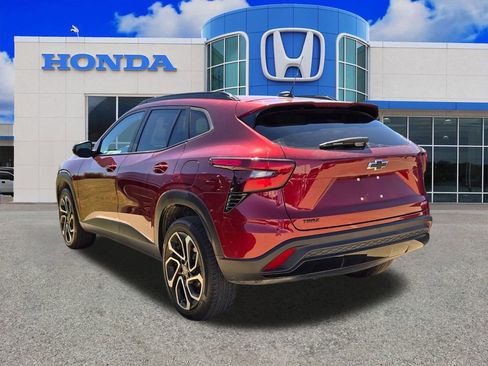 Used 2024 Chevrolet Trax RS w/ Sunroof Package image 4