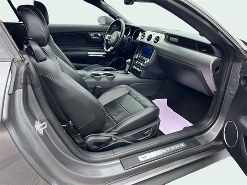 Used 2022 Ford Mustang Premium image 9