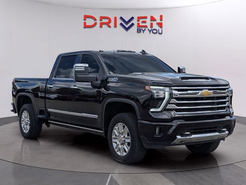 Used 2024 Chevrolet Silverado 2500 High Country w/ Technology Package AWD/4WD image 7