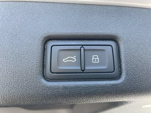 Used 2025 Audi Q5 Prestige AWD/4WD image 11