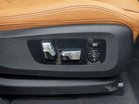 Used 2024 BMW X7 xDrive40i w/ Executive Package AWD/4WD image 44