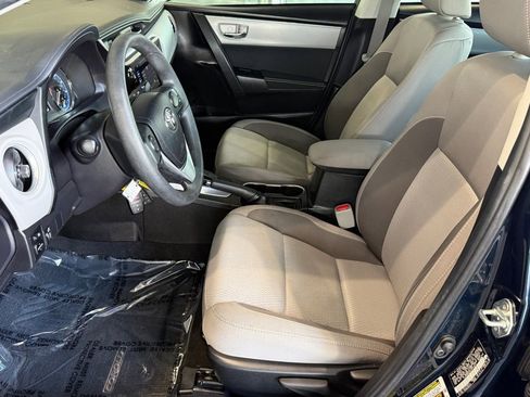 Used 2018 Toyota Corolla LE w/ Carpet Mat Package (TMS) image 21