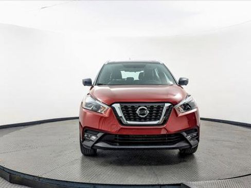 Used 2019 Nissan Kicks SR w/ SR Premium Package image 12