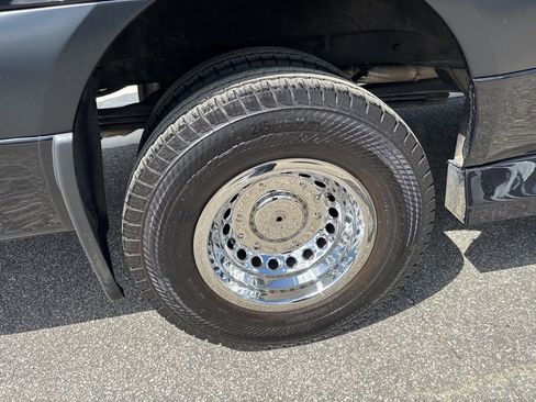 Used 2023 Mercedes-Benz Sprinter 3500 image 10