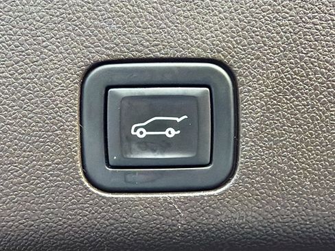 Used 2023 GMC Yukon Denali AWD/4WD image 13
