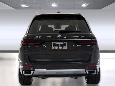 Used 2026 BMW X7 xDrive40i w/ Premium Package image 9
