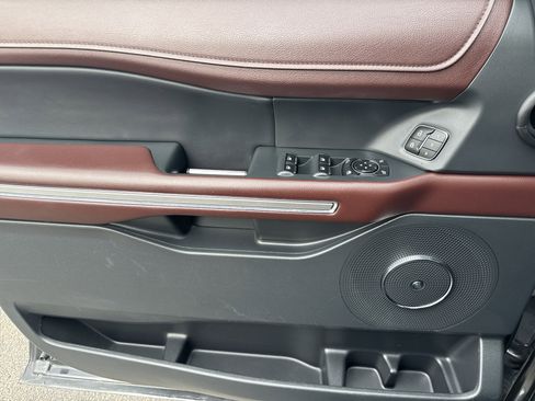 Used 2023 Ford Expedition Limited image 15