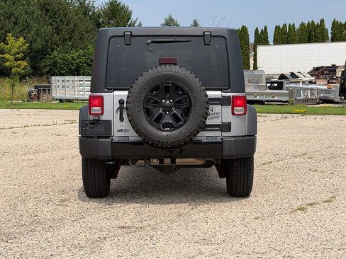Used 2017 Jeep Wrangler Unlimited Sport AWD/4WD image 3