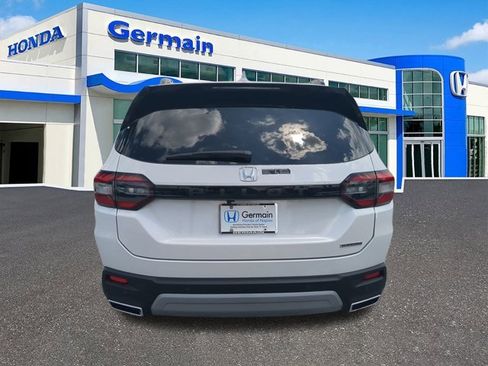 New 2025 Honda Pilot Touring image 4