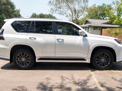 Used 2023 Lexus GX 460 Luxury w/ Sport Design Package AWD/4WD image 7