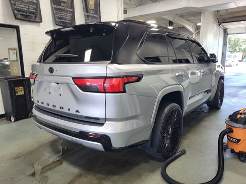Used 2025 Toyota Sequoia Capstone AWD/4WD image 4