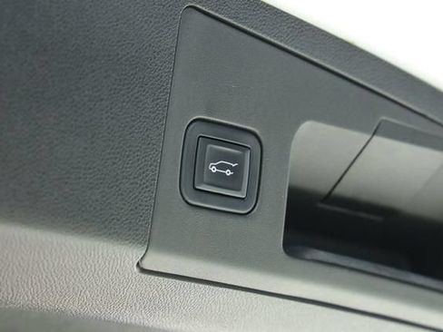 Used 2021 Cadillac XT4 Sport w/ Driver Awareness Package FWD image 40