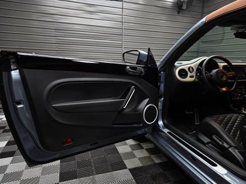 Used 2019 Volkswagen Beetle 2.0T Final Edition SEL FWD image 32