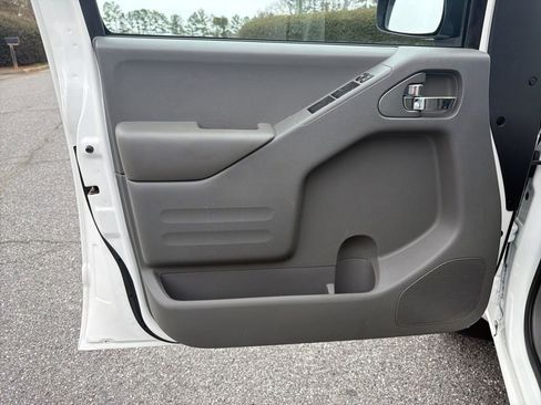 Used 2021 Nissan Frontier SV image 24